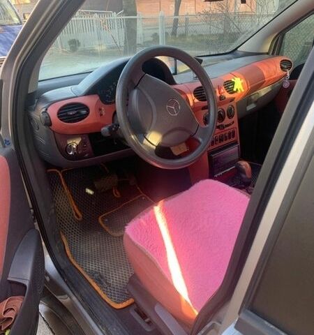 Серый Мерседес А класс, объемом двигателя 1.4 л и пробегом 116 тыс. км за 3700 $, фото 3 на Automoto.ua