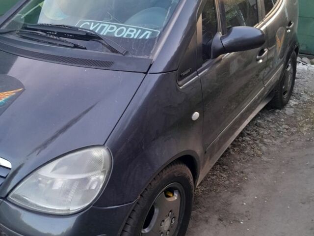 Серый Мерседес А класс, объемом двигателя 1.7 л и пробегом 380 тыс. км за 3200 $, фото 1 на Automoto.ua