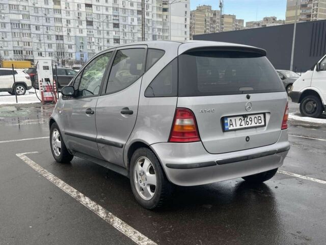 Серый Мерседес А класс, объемом двигателя 1.4 л и пробегом 230 тыс. км за 2400 $, фото 3 на Automoto.ua