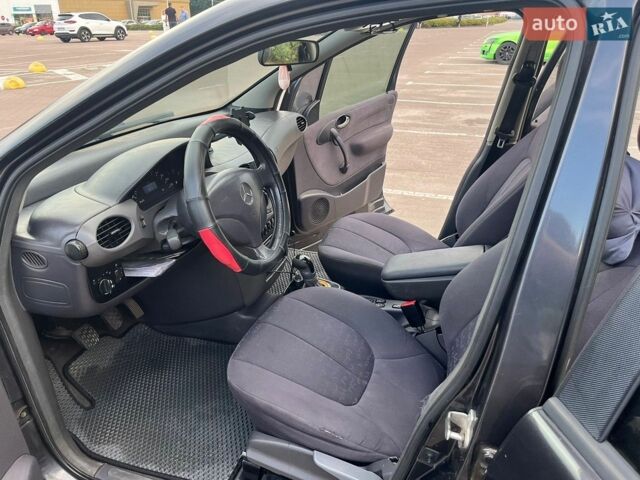 Серый Мерседес А класс, объемом двигателя 1.7 л и пробегом 400 тыс. км за 3050 $, фото 7 на Automoto.ua