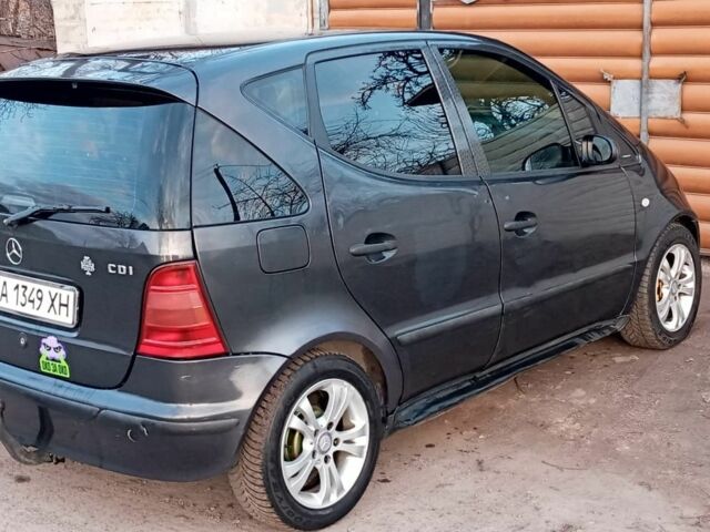 Серый Мерседес А класс, объемом двигателя 1.7 л и пробегом 300 тыс. км за 2000 $, фото 8 на Automoto.ua