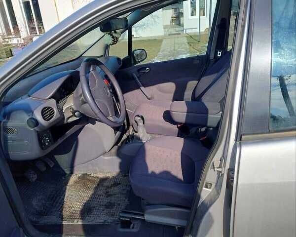 Серый Мерседес А класс, объемом двигателя 1.4 л и пробегом 272 тыс. км за 2999 $, фото 11 на Automoto.ua