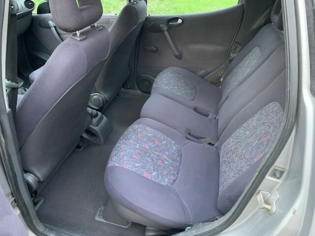 Серый Мерседес А класс, объемом двигателя 1.7 л и пробегом 290 тыс. км за 3000 $, фото 13 на Automoto.ua