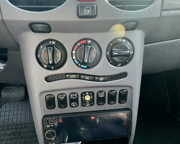 Серый Мерседес А класс, объемом двигателя 1.6 л и пробегом 270 тыс. км за 2800 $, фото 15 на Automoto.ua