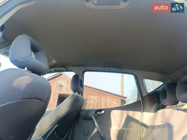 Серый Мерседес А класс, объемом двигателя 1.69 л и пробегом 354 тыс. км за 3100 $, фото 8 на Automoto.ua