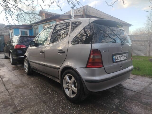 Серый Мерседес А класс, объемом двигателя 1.7 л и пробегом 220 тыс. км за 2800 $, фото 3 на Automoto.ua