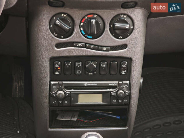 Сірий Мерседес А клас, об'ємом двигуна 2 л та пробігом 323 тис. км за 3490 $, фото 15 на Automoto.ua