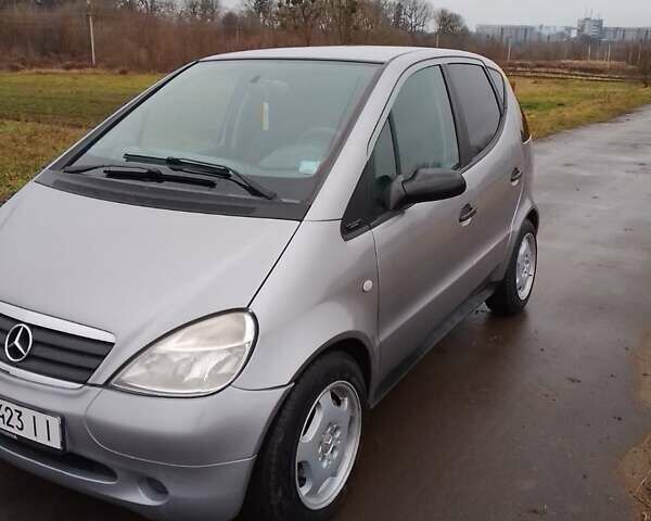 Серый Мерседес А класс, объемом двигателя 1.6 л и пробегом 157 тыс. км за 3200 $, фото 2 на Automoto.ua