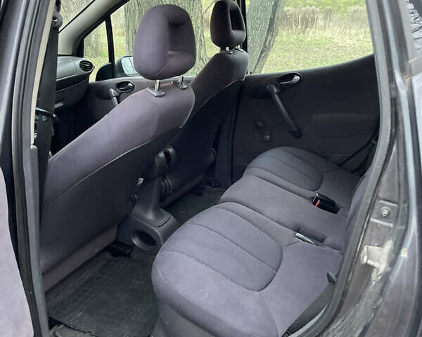 Сірий Мерседес А клас, об'ємом двигуна 1.4 л та пробігом 164 тис. км за 2400 $, фото 8 на Automoto.ua