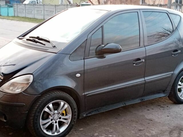 Серый Мерседес А класс, объемом двигателя 1.7 л и пробегом 300 тыс. км за 2000 $, фото 12 на Automoto.ua