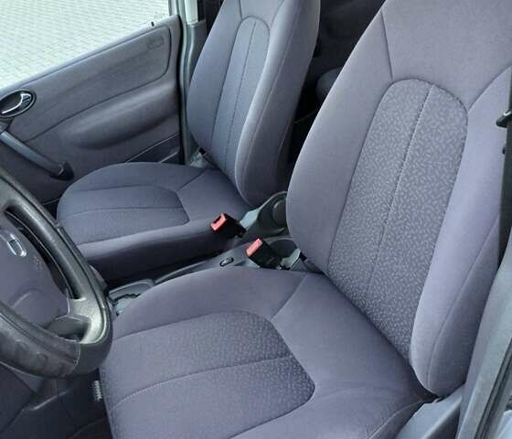 Сірий Мерседес А клас, об'ємом двигуна 1.7 л та пробігом 232 тис. км за 4000 $, фото 34 на Automoto.ua