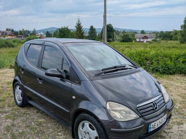 Серый Мерседес А класс, объемом двигателя 1.7 л и пробегом 320 тыс. км за 3500 $, фото 1 на Automoto.ua