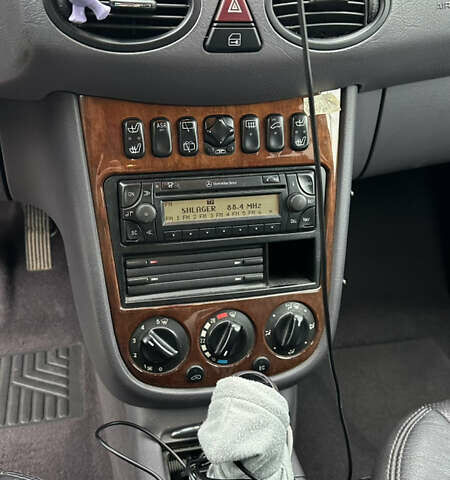 Серый Мерседес А класс, объемом двигателя 1.9 л и пробегом 245 тыс. км за 5200 $, фото 22 на Automoto.ua