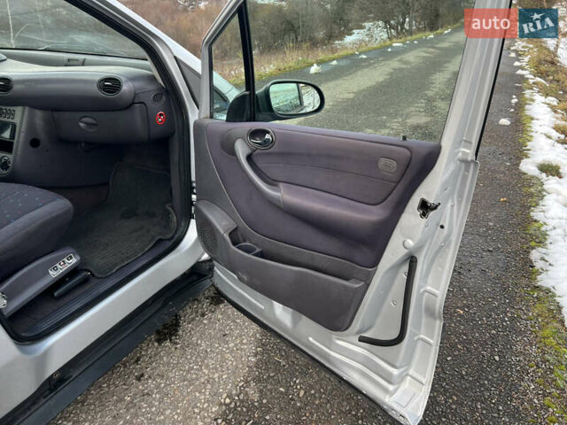 Серый Мерседес А класс, объемом двигателя 1.7 л и пробегом 213 тыс. км за 2999 $, фото 21 на Automoto.ua