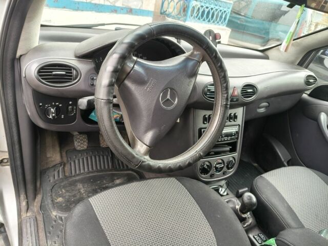 Сірий Мерседес А клас, об'ємом двигуна 1.7 л та пробігом 260 тис. км за 2700 $, фото 4 на Automoto.ua