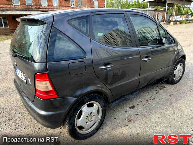 Серый Мерседес А класс, объемом двигателя 1.4 л и пробегом 254 тыс. км за 1000 $, фото 4 на Automoto.ua