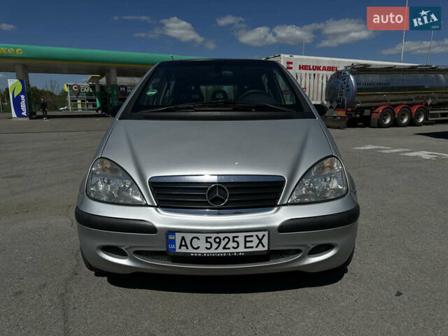 Серый Мерседес А класс, объемом двигателя 1.4 л и пробегом 235 тыс. км за 3300 $, фото 1 на Automoto.ua