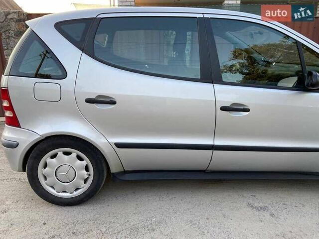 Сірий Мерседес А клас, об'ємом двигуна 1.7 л та пробігом 330 тис. км за 3900 $, фото 4 на Automoto.ua