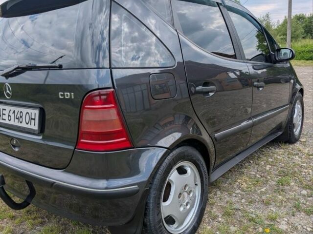 Серый Мерседес А класс, объемом двигателя 1.7 л и пробегом 320 тыс. км за 3500 $, фото 6 на Automoto.ua