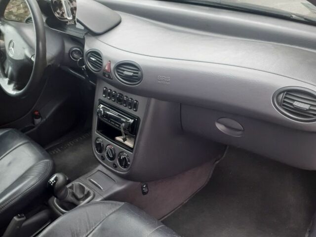 Серый Мерседес А класс, объемом двигателя 0 л и пробегом 180 тыс. км за 3600 $, фото 1 на Automoto.ua