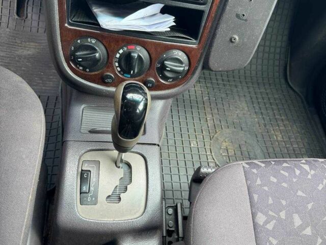 Серый Мерседес А класс, объемом двигателя 1.7 л и пробегом 320 тыс. км за 2000 $, фото 7 на Automoto.ua