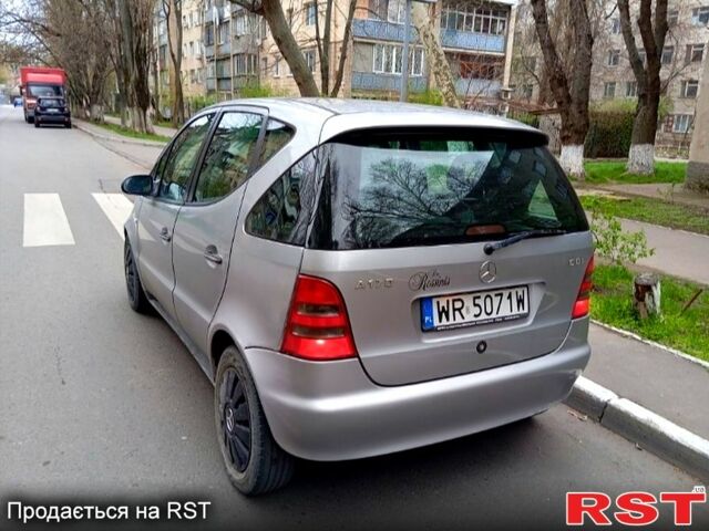Серый Мерседес А класс, объемом двигателя 17 л и пробегом 302 тыс. км за 1200 $, фото 4 на Automoto.ua