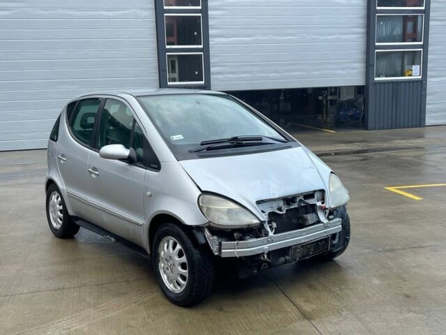 Серый Мерседес А класс, объемом двигателя 1.7 л и пробегом 125 тыс. км за 950 $, фото 1 на Automoto.ua