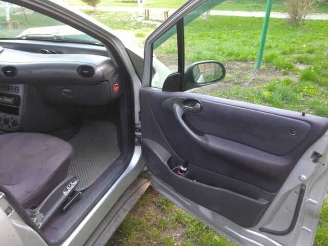 Мерседес А клас 2001 у Дніпро (Дніпропетровську) на Automoto.ua Сірий Мерседес А клас, об'ємом двигуна 1.4 л та пробігом 215 тис. км за 2900 $, фото 7 на Automoto.ua