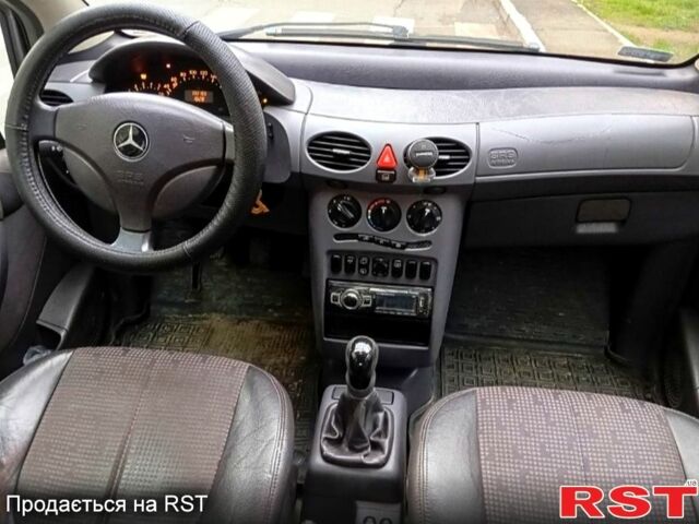 Серый Мерседес А класс, объемом двигателя 17 л и пробегом 302 тыс. км за 1200 $, фото 8 на Automoto.ua