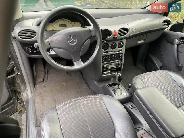 Серый Мерседес А класс, объемом двигателя 1.9 л и пробегом 175 тыс. км за 1527 $, фото 1 на Automoto.ua