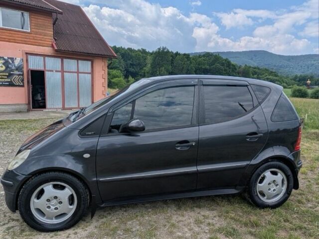 Серый Мерседес А класс, объемом двигателя 1.7 л и пробегом 320 тыс. км за 3500 $, фото 5 на Automoto.ua