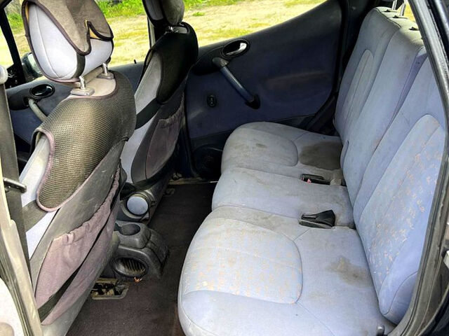 Серый Мерседес А класс, объемом двигателя 1.4 л и пробегом 254 тыс. км за 1000 $, фото 6 на Automoto.ua