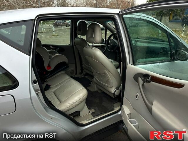 Серый Мерседес А класс, объемом двигателя 1.9 л и пробегом 273 тыс. км за 3800 $, фото 9 на Automoto.ua