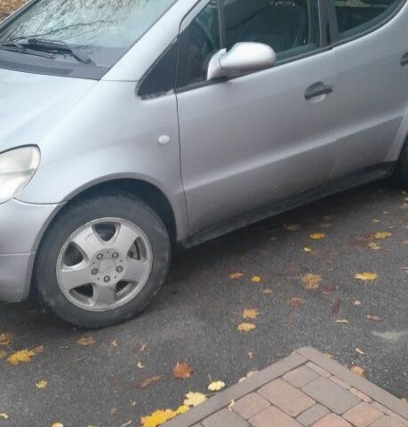 Серый Мерседес А класс, объемом двигателя 2 л и пробегом 270 тыс. км за 1426 $, фото 1 на Automoto.ua