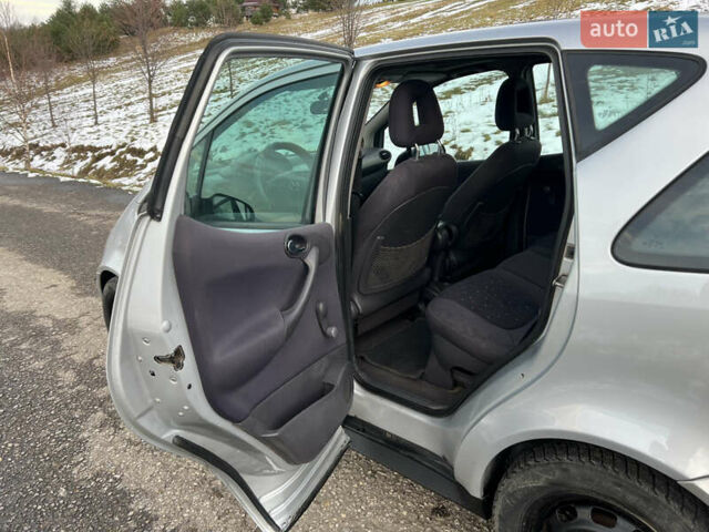 Серый Мерседес А класс, объемом двигателя 1.7 л и пробегом 213 тыс. км за 2999 $, фото 15 на Automoto.ua