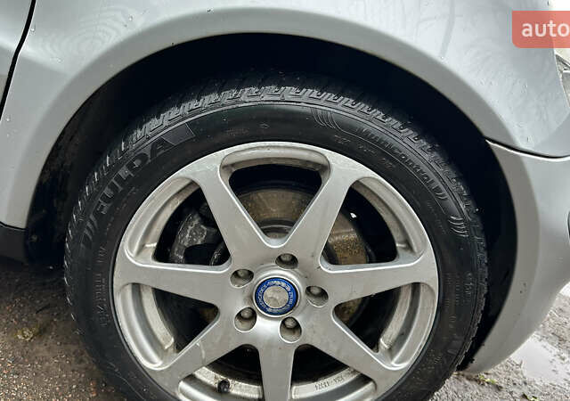 Серый Мерседес А класс, объемом двигателя 1.9 л и пробегом 245 тыс. км за 5200 $, фото 4 на Automoto.ua