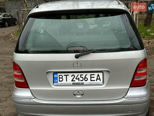 Серый Мерседес А класс, объемом двигателя 1.9 л и пробегом 273 тыс. км за 3800 $, фото 2 на Automoto.ua