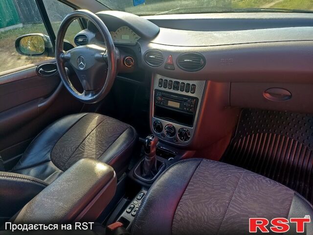 Мерседес А класс 2001 в Ровно на Automoto.ua Серый Мерседес А класс, объемом двигателя 1.9 л и пробегом 180 тыс. км за 2950 $, фото 3 на Automoto.ua
