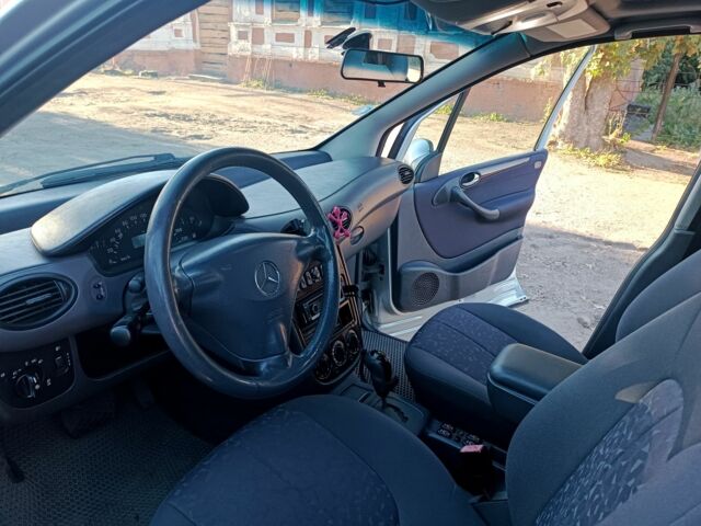 Мерседес А класс 2001 в Нежине на Automoto.ua Серый Мерседес А класс, объемом двигателя 1.6 л и пробегом 400 тыс. км за 3900 $, фото 3 на Automoto.ua