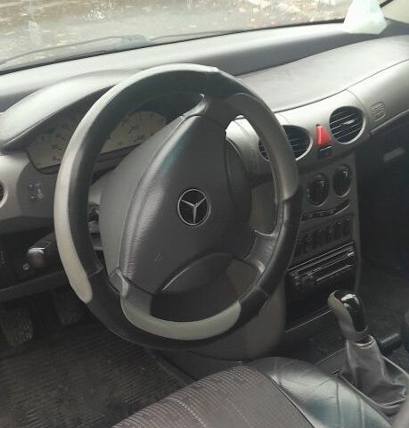 Серый Мерседес А класс, объемом двигателя 2 л и пробегом 270 тыс. км за 1426 $, фото 5 на Automoto.ua