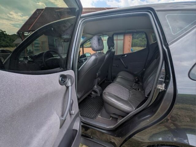 Серый Мерседес А класс, объемом двигателя 1.7 л и пробегом 320 тыс. км за 3500 $, фото 13 на Automoto.ua