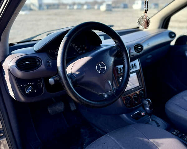 Серый Мерседес А класс, объемом двигателя 1.69 л и пробегом 299 тыс. км за 3799 $, фото 11 на Automoto.ua