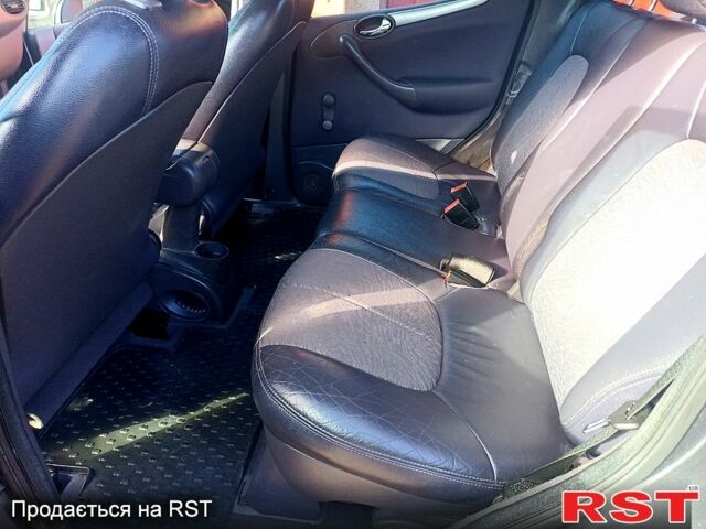 Сірий Мерседес А клас, об'ємом двигуна 1.9 л та пробігом 180 тис. км за 2950 $, фото 4 на Automoto.ua