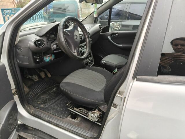 Сірий Мерседес А клас, об'ємом двигуна 1.7 л та пробігом 260 тис. км за 2700 $, фото 6 на Automoto.ua