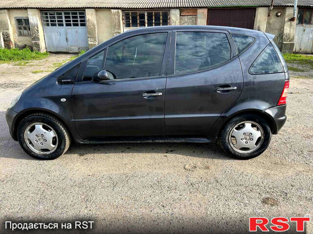 Серый Мерседес А класс, объемом двигателя 1.4 л и пробегом 254 тыс. км за 1000 $, фото 1 на Automoto.ua