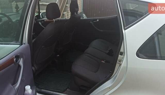 Серый Мерседес А класс, объемом двигателя 1.7 л и пробегом 287 тыс. км за 3900 $, фото 6 на Automoto.ua