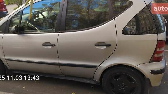 Сірий Мерседес А клас, об'ємом двигуна 1.6 л та пробігом 253 тис. км за 3900 $, фото 1 на Automoto.ua