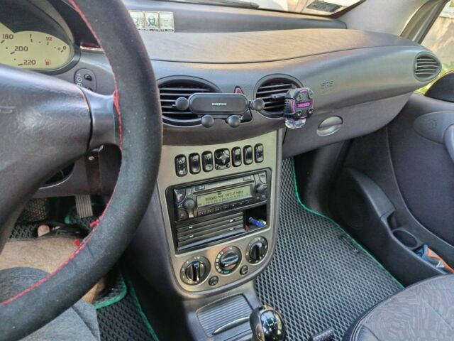 Серый Мерседес А класс, объемом двигателя 1.7 л и пробегом 300 тыс. км за 3200 $, фото 5 на Automoto.ua