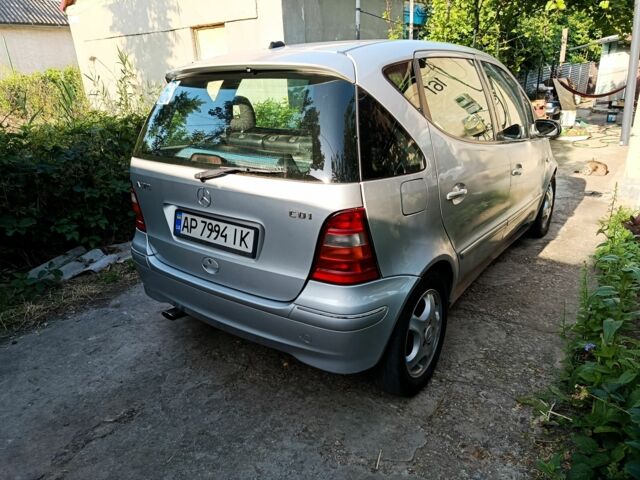 Серый Мерседес А класс, объемом двигателя 1.7 л и пробегом 300 тыс. км за 3200 $, фото 1 на Automoto.ua