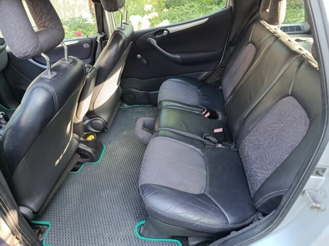 Серый Мерседес А класс, объемом двигателя 1.7 л и пробегом 300 тыс. км за 3200 $, фото 7 на Automoto.ua